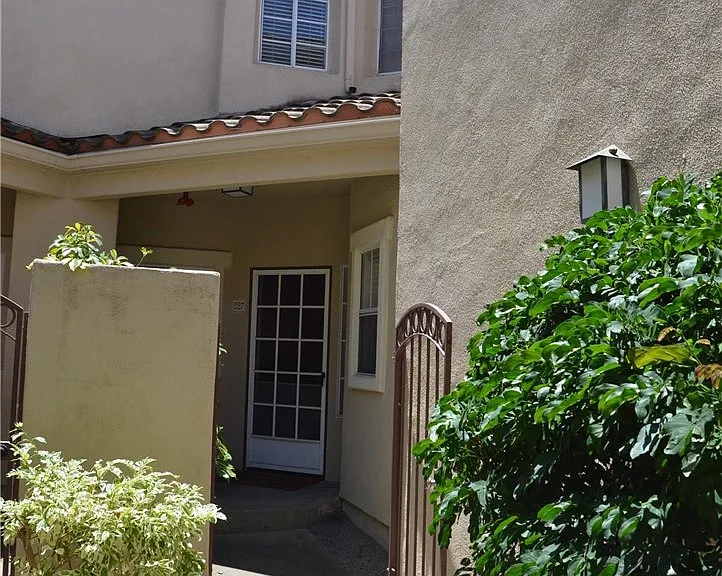 227 Chandon — Photo 2