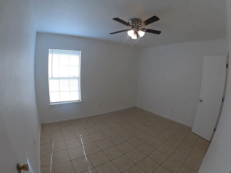 305 N Almendra St — Photo 8