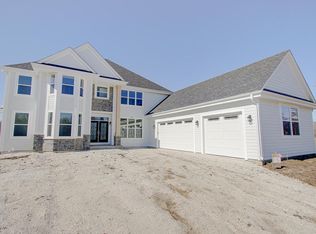 7721 S 76th St, Franklin, WI 53132