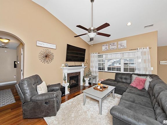 4th image of 4542 N Thornhill Dr