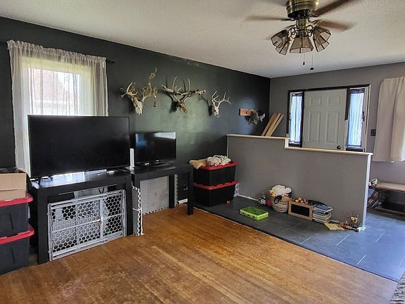 3rd image of 821 N Montana Ave
