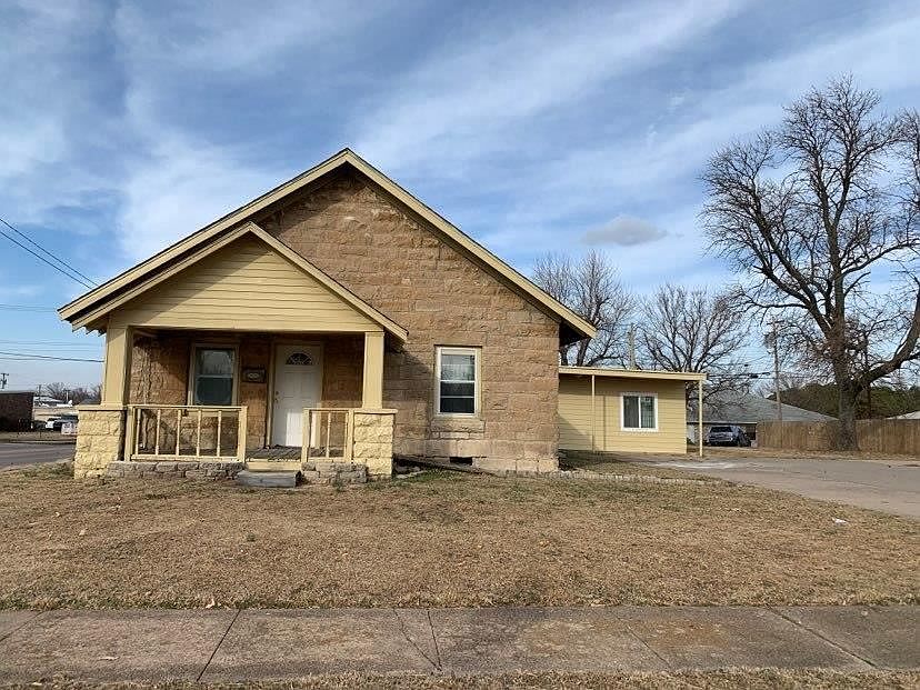 1st image of 501 E Emporia Ave