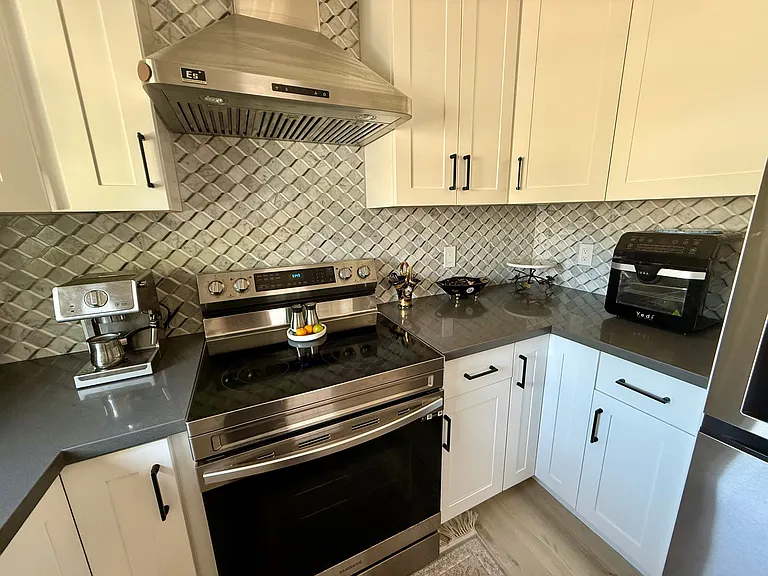 411 Helen Dr — Photo 3