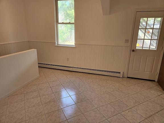 Dining area / eat in kitchen