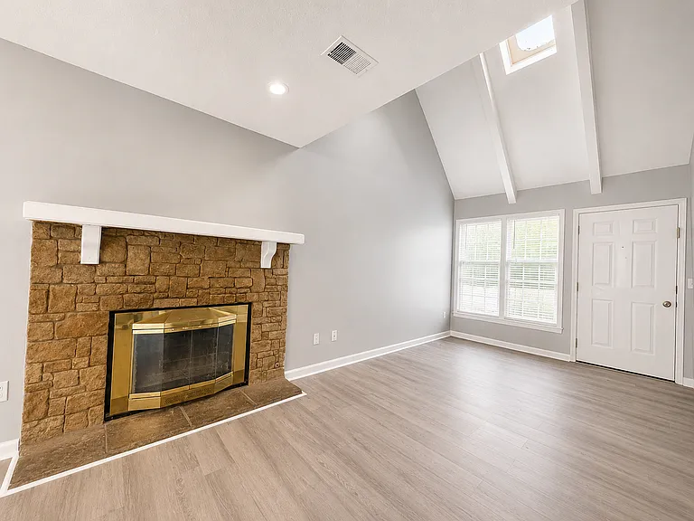 1400-1528 La Chateau Dr — Photo 4