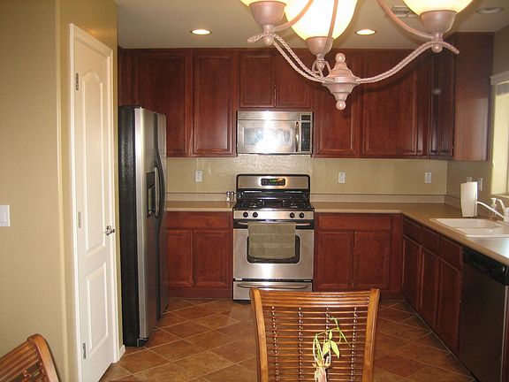 SS appliances - refrigerator stays!