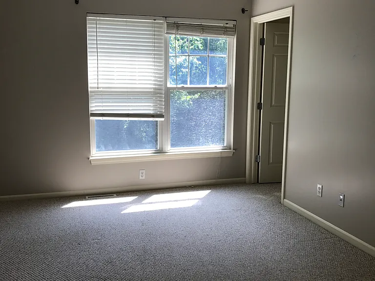 704 Stevens Pointe Dr SE — Photo 15