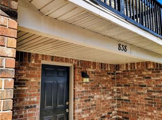 838 W Peachtree Dr, Fayetteville, AR 72703