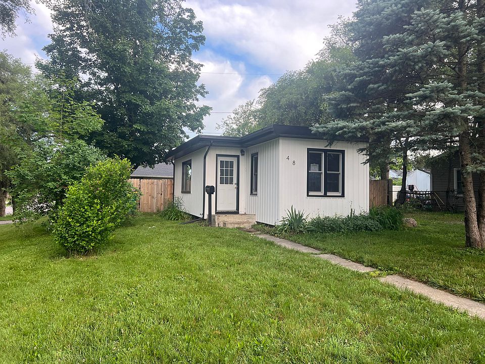 1st image of 48 Ferndale Ct