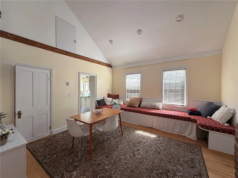 25 Marsh St — Photo 4