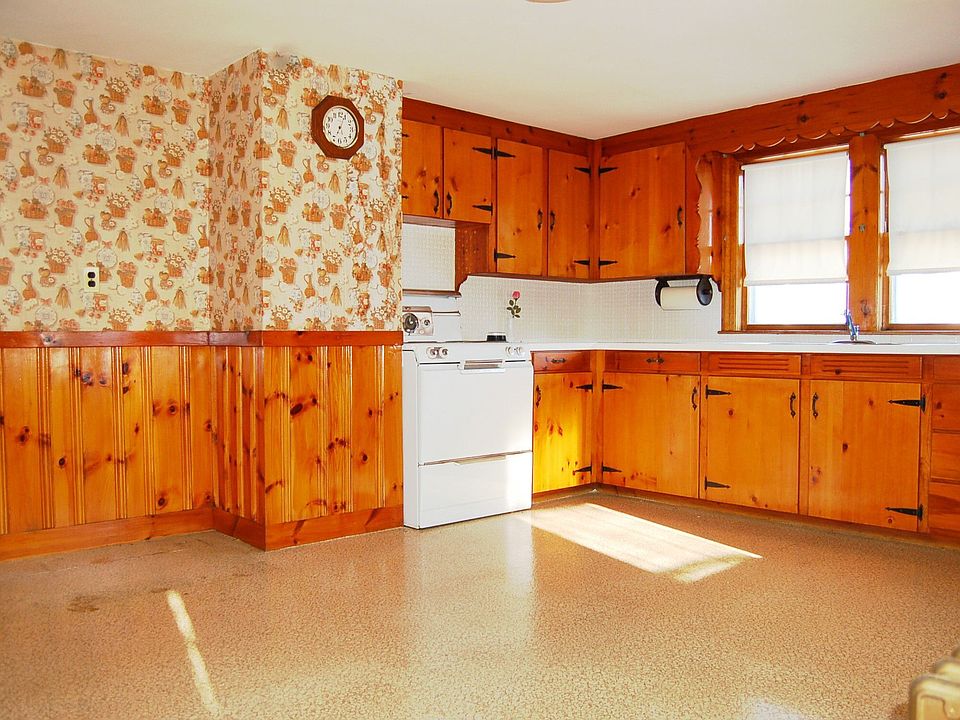 1st image of 402 Jefferson Ave