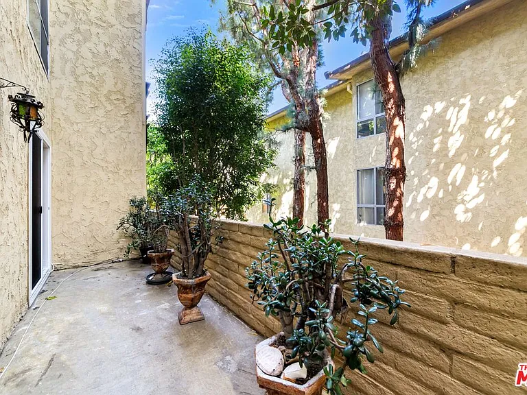 5600 Kensington Way #104 — Photo 21
