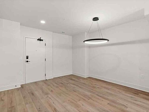 5th image of 108 Park Pl #107