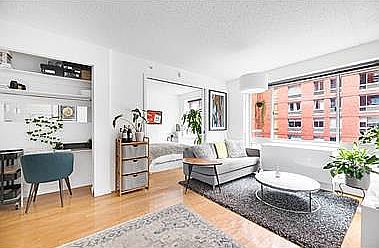 3rd image of 555 W 23rd St APT S5b