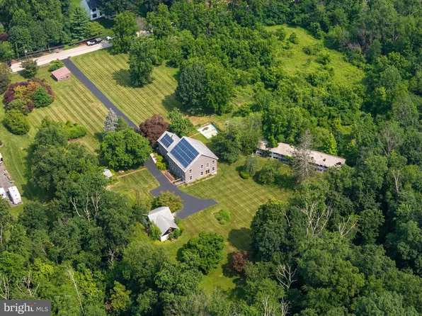 38 S Grange Ave, Collegeville, PA 19426