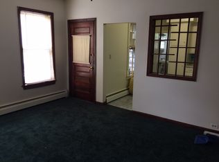 135 Amory St APT 1, Manchester, NH 03102