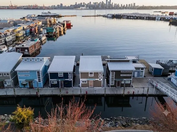 415 W Esplanade Ave #Frsl17, North Vancouver, BC V7M 1A6