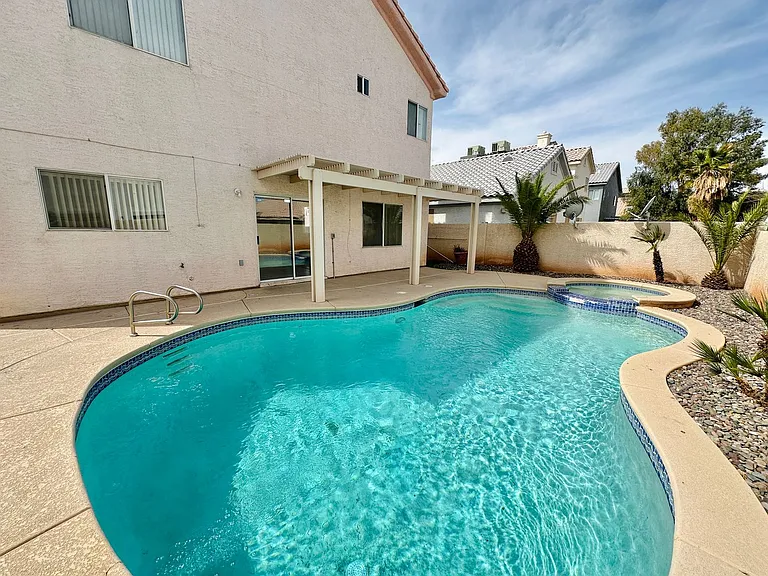 7216 Winding Creek Dr — Photo 6