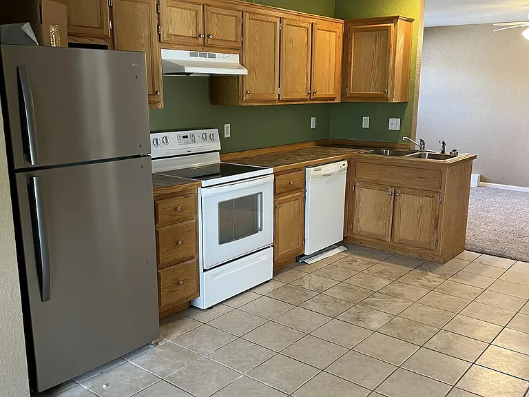 707 Elliott Ln — Photo 5