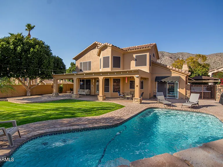 1211 E Desert Flower Ln — Photo 38