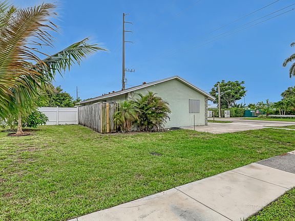 3rd image of 302 SW 8th Street