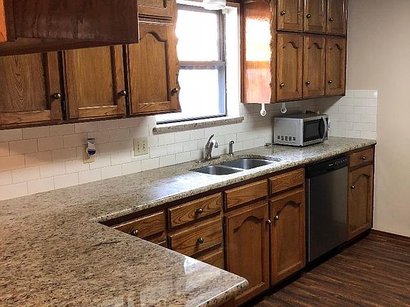 Kitchen - Granite Countertops