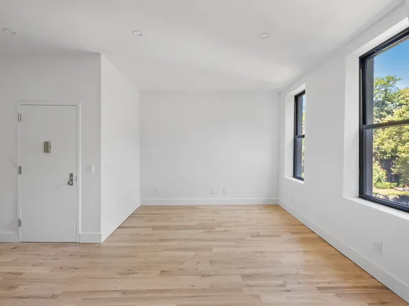 28 4th Place image 11 of 15