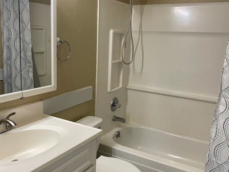 730 E Vermijo Ave #B — Photo 11