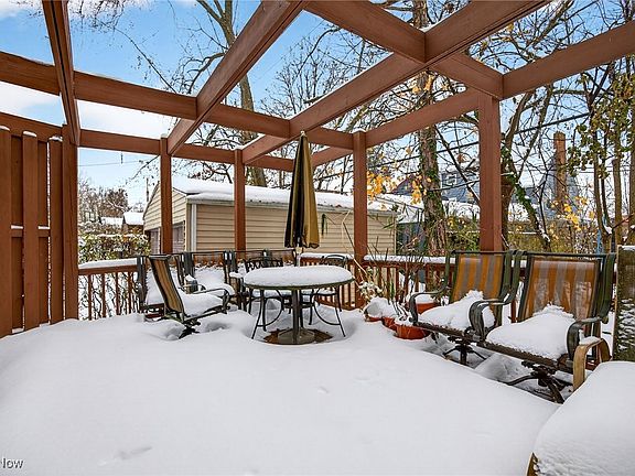 4th image of 3498 Bainbridge Rd