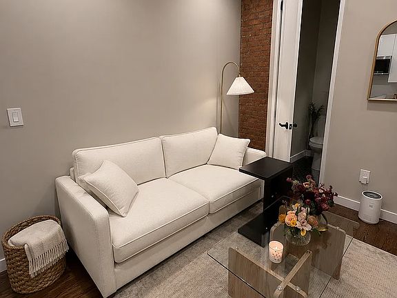 4th image of 140 E 17th St APT 4F