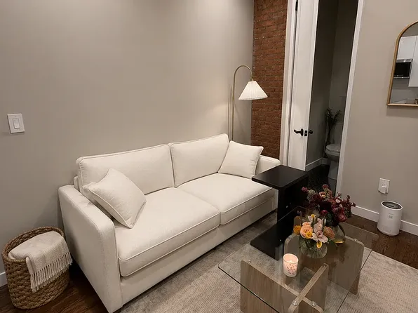 140 E 17th St APT 4F, New York, NY 10003