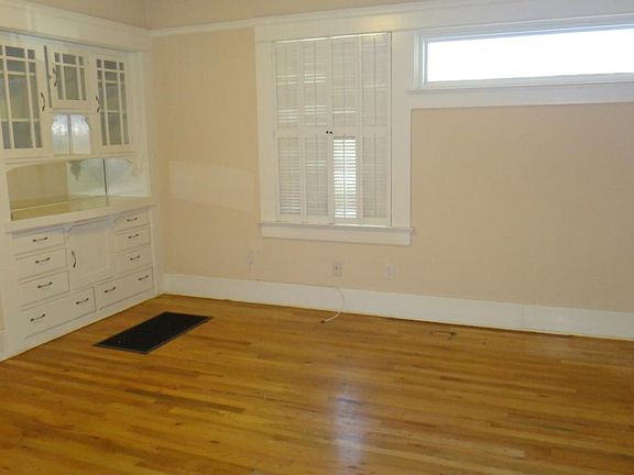 5th image of 531 E Yale Ave