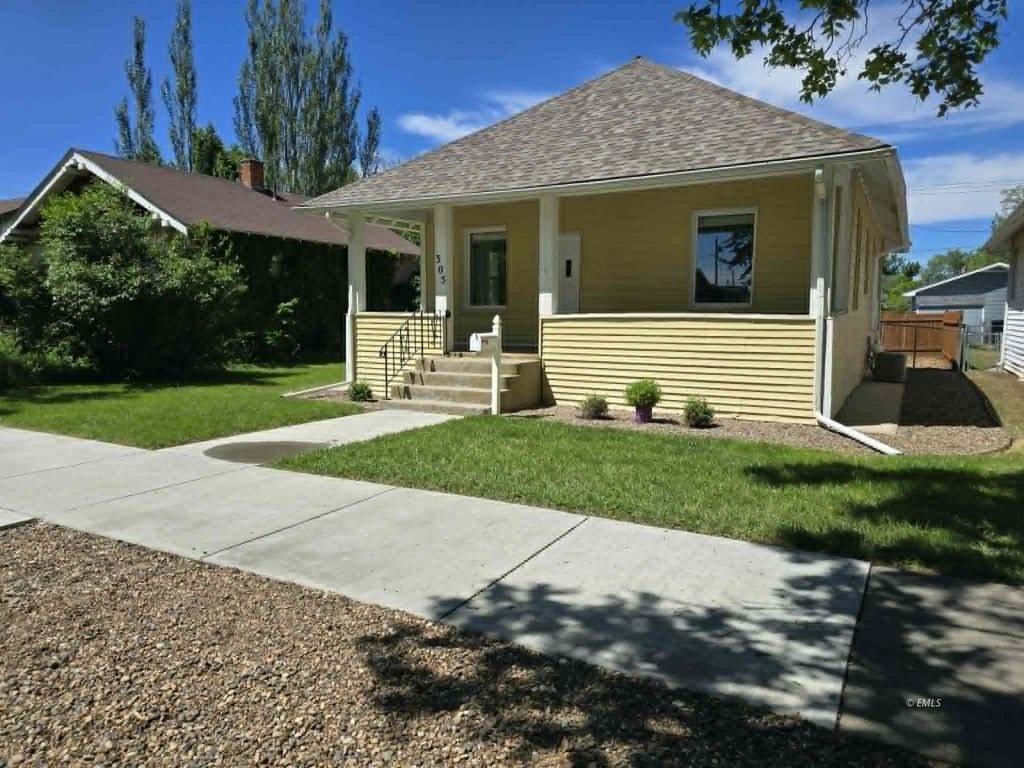 305 S Jordan Ave, Miles City, MT - View 3