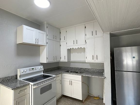 5th image of 715 Monroe Ave