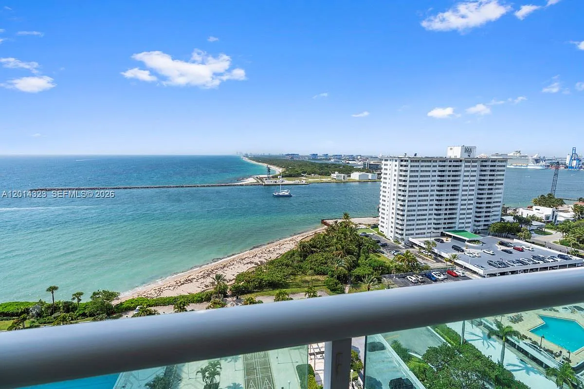 Point Of Americas Condo — Photo 3