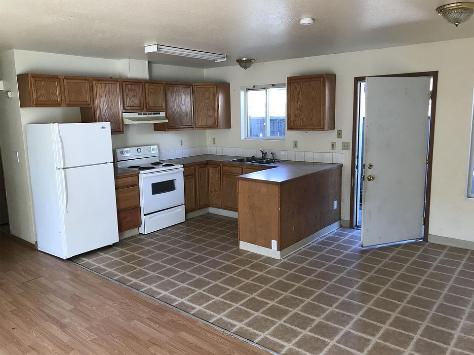 1st image of 1814 W Gardner Ave #B