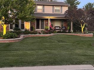 214 Stonetree Cir, Rochester Hills, MI 48309