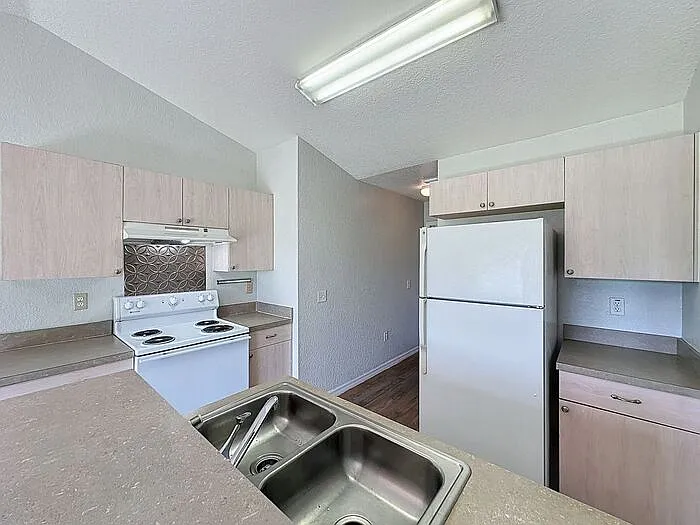 424 Danube Way — Photo 16