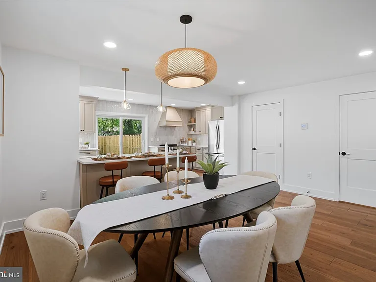 425 Grove Pl — Photo 10