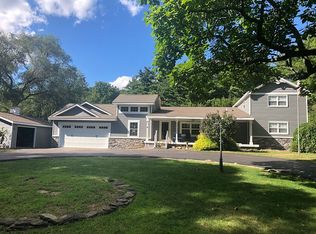 2110 W Commerce Rd, Milford, MI 48380