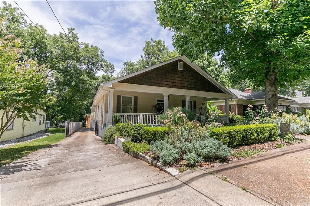 3 bed, 2.0 bath, 1900 sqft, $4,750 — Photo 4