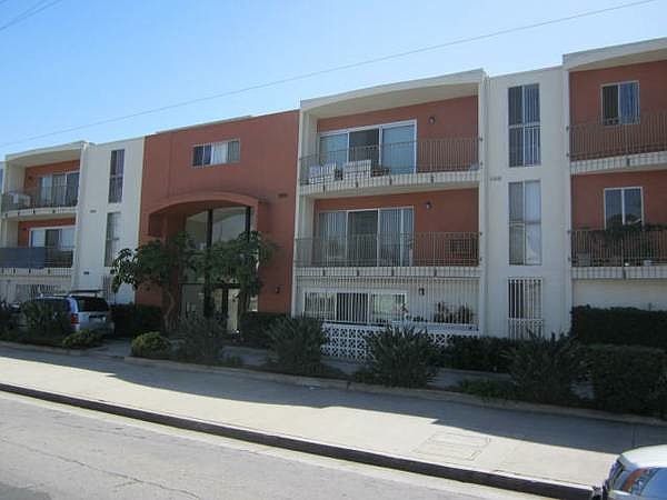 1st image of 13820 Victory Blvd APT 311