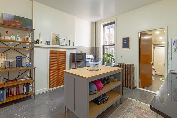 Rented by Compass | media 12