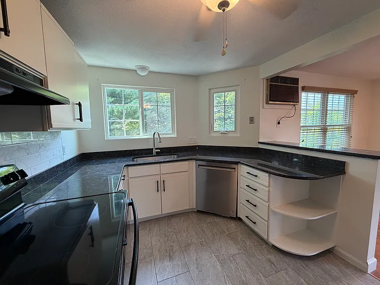 29 D Swan Ct — Photo 8