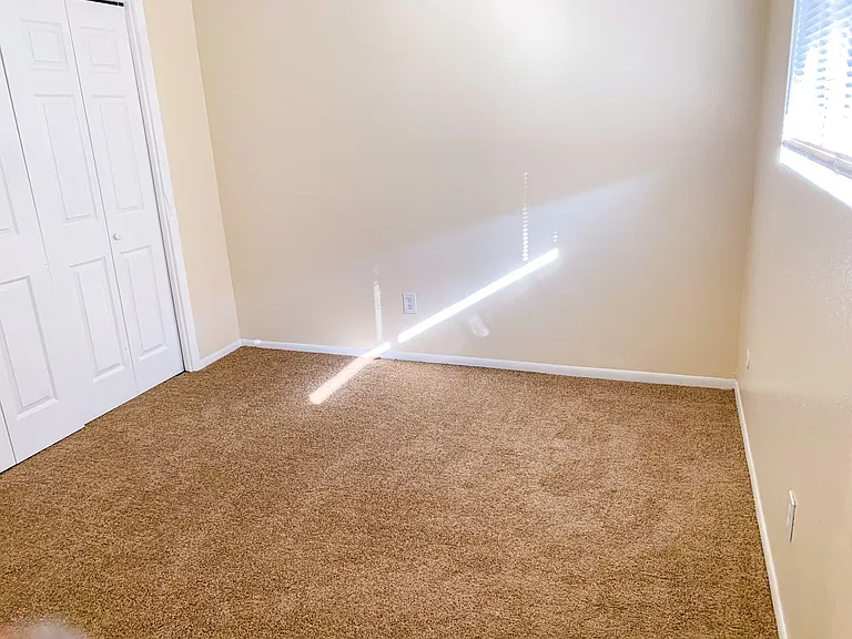 536 Madeira Dr SE — Photo 14