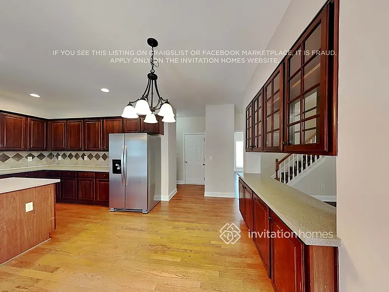 625 Excalibur Ct SE — Photo 8