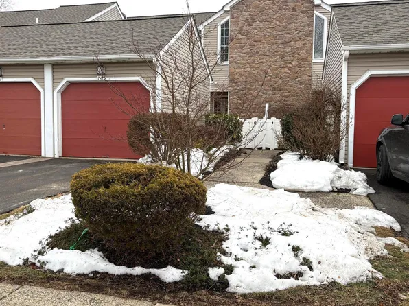 1505 Potters Pl, Holland, PA 18966