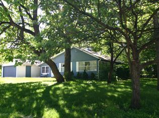 388 Hickory Rd, Lake Zurich, IL 60047