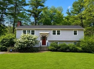 125 Craigie Cir, Carlisle, MA 01741