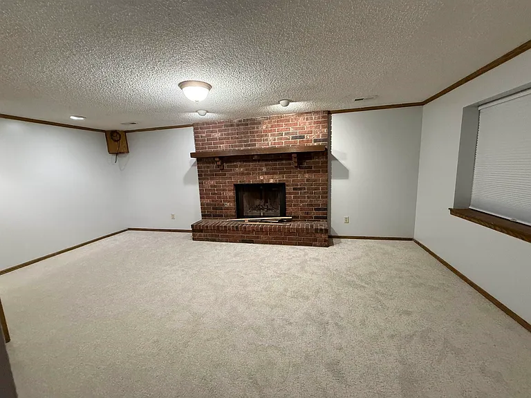 142 E Wood Ave — Photo 18